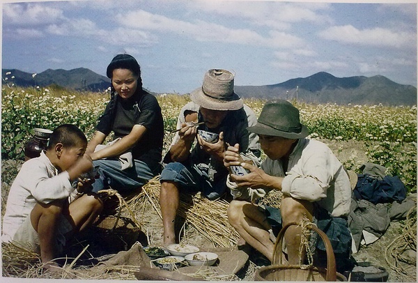 美國飛虎隊員拍民國農村